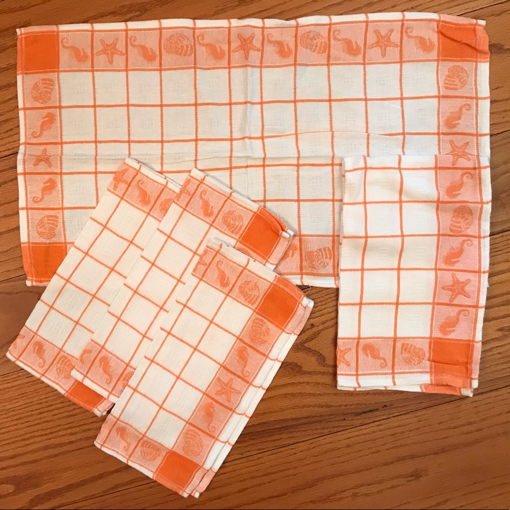 NWOT Goldcoast Kitchen Set, Orange